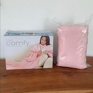 Brookstone n-a-p comfy blanket with sleeves pink plush cozy self care home